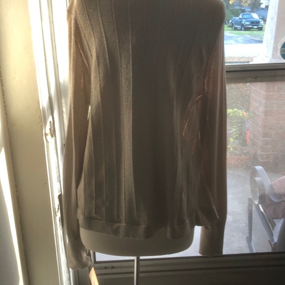 Top - Picture 2 of 3